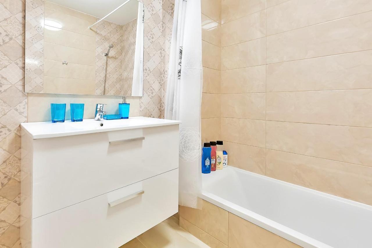 Yellow 3 Bedroom Large For 10 Guests Appartamento