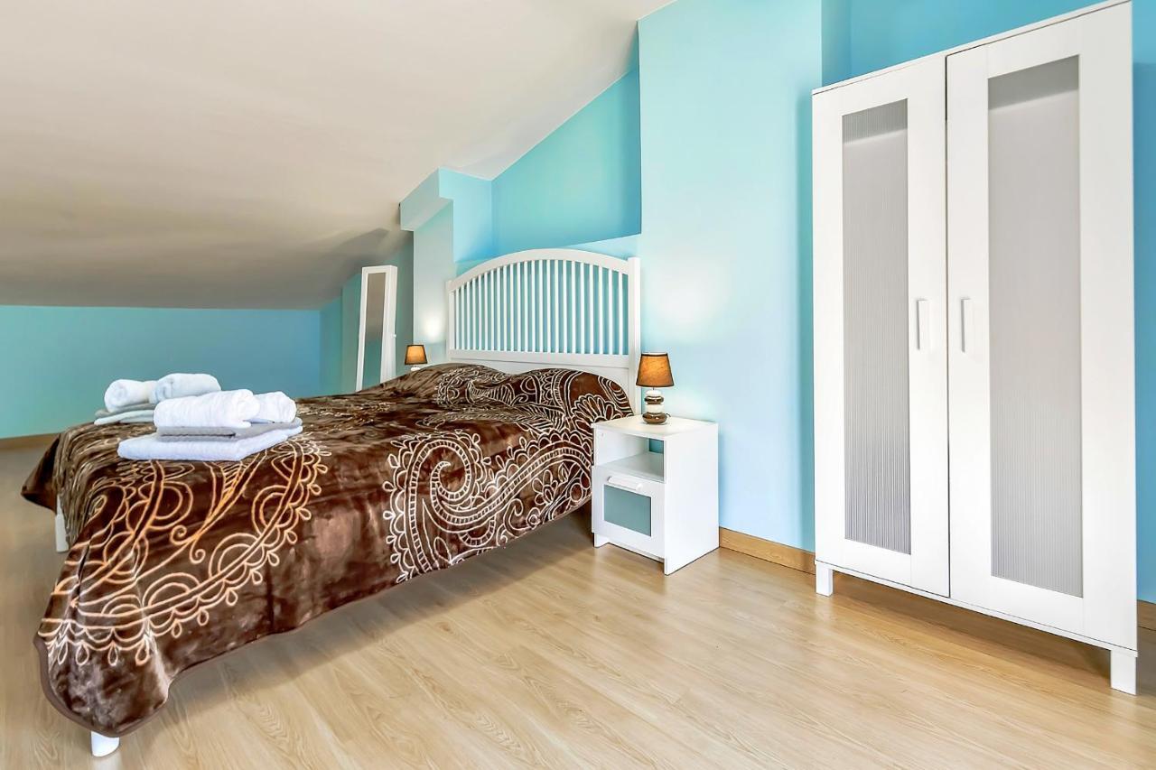 Yellow 3 Bedroom Large For 10 Guests Appartamento